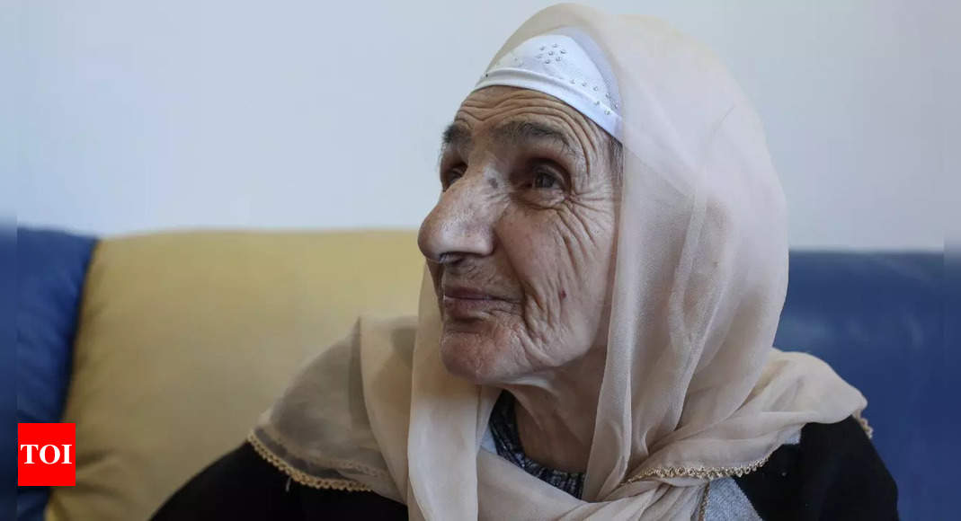 mujer-que-ahora-se-cree-que-es-la-ultima-judia-de-afganistan-huye-del-pais