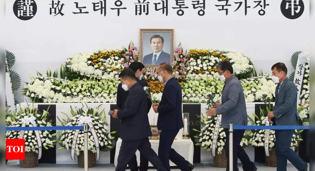 surcoreanos-despiden-al-expresidente-roh-en-un-pequeno-funeral