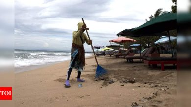 Photo of Altas olas matan a 10 durante ritual de playa en Indonesia