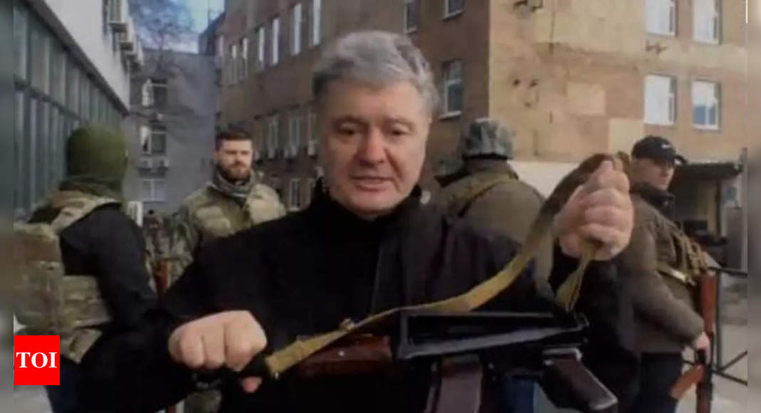 kalashnikov-en-mano,-el-ex-presidente-petro-poroshenko-dice-que-putin-nunca-podra-atrapar-a-ucrania